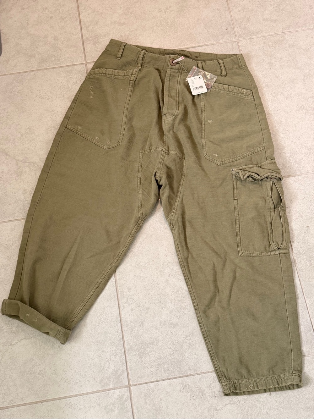🚨NWT!🚨Free People Bay to Breakers Distressed Olive Cargo Pants Women’s Small